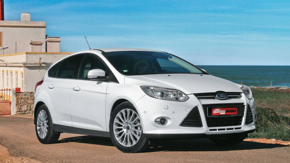 Com a terceira geração, o Focus europeu será igual ao do mundo todo. | <a href="https://gutenberg.quatrorodas.abril.com.br/carros/impressoes/ford-focus-680479.shtml" rel="migration">Leia mais</a>