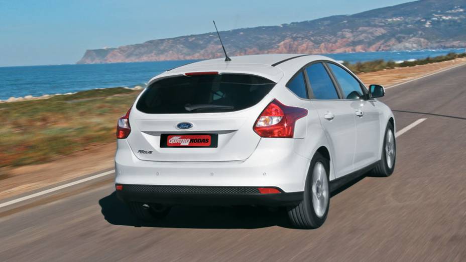 Rigidez torcional cresceu 15% no novo hatch. | <a href="https://gutenberg.quatrorodas.abril.com.br/carros/impressoes/ford-focus-680479.shtml" rel="migration">Leia mais</a>