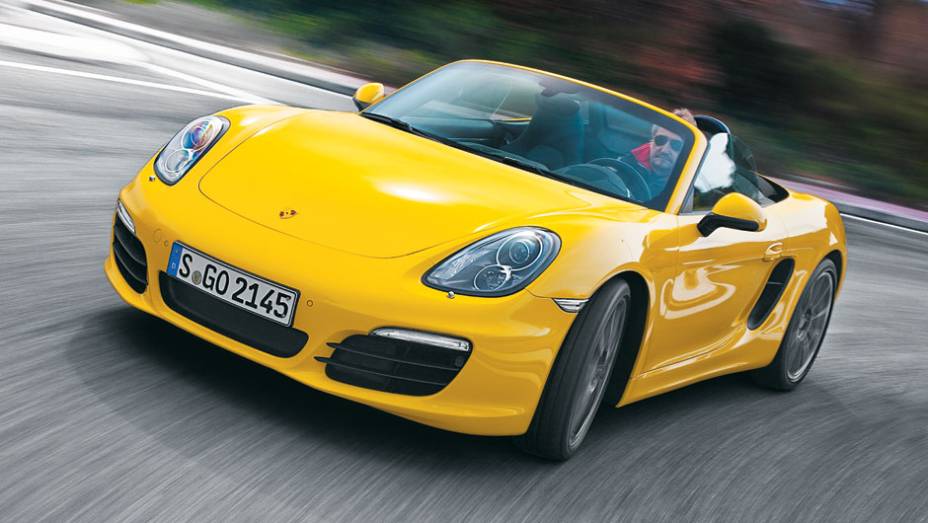 No visual, parece o mesmo Boxster; no comportamento, &eacute; outro carro | <a href="https://gutenberg.quatrorodas.abril.com.br/carros/impressoes/porsche-boxster-s-684855.shtml" rel="migration">Leia mais</a>