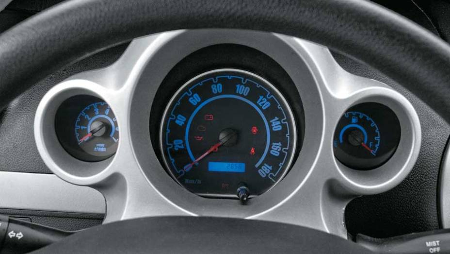 Grafismo do quadro de instrumentos ser&aacute; modificado para o Brasil | <a href="https://gutenberg.quatrorodas.abril.com.br/salao-do-automovel/2012/carros/j2-703930.shtml" rel="migration">Leia mais</a>