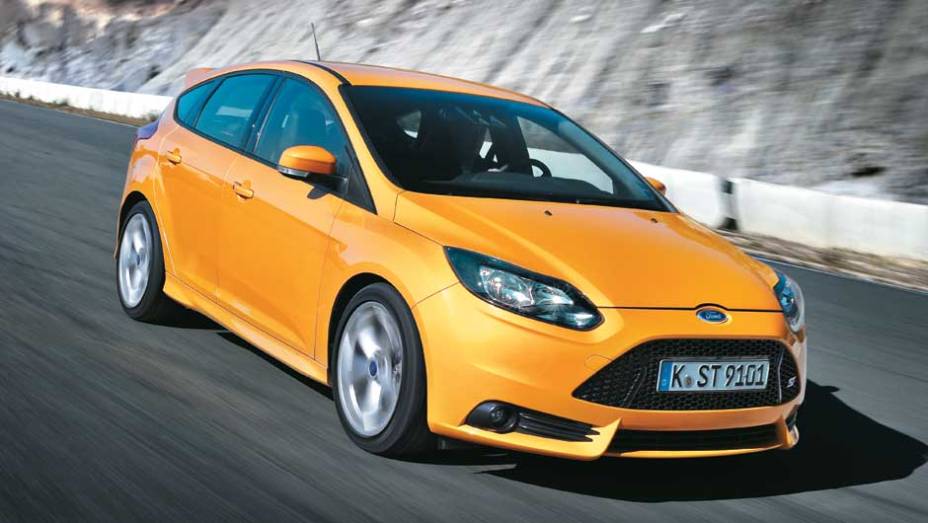 Para chegar aos 100 km/h, ele só precisa de 6,5 s | <a href="https://gutenberg.quatrorodas.abril.com.br/carros/impressoes/ford-focus-st-696459.shtml" rel="migration">Leia mais</a>