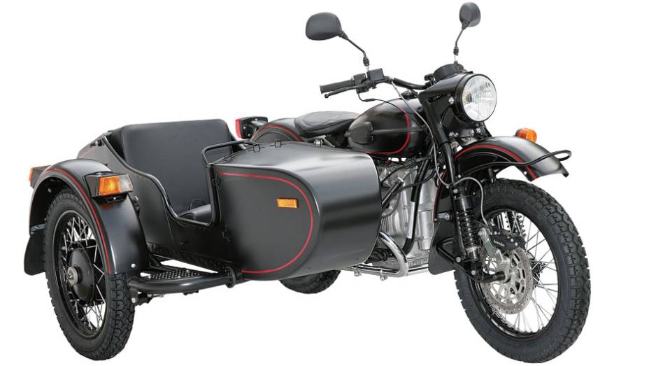 A frente Earles, triangulada para trás, é usada até hoje nas motos com sidecar | <a href="https://gutenberg.quatrorodas.abril.com.br/moto/servicos/importancia-suspensao-dianteira-705833.shtml" rel="migration">Leia mais</a>