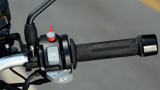 Manoplas aquecidas e piscas estranhos na F | <a href="https://gutenberg.quatrorodas.abril.com.br/moto/testes/bmw-f-800-gs-x-triumph-tiger-800-xc-741460.shtml" rel="migration">Leia mais</a> Manoplas aquecidas e piscas estranhos na F | <a href="https://gutenberg.quatrorodas.abril.com.br/moto/testes/bmw-f-800-gs-x-triumph-tiger-800-xc-741460.shtml" rel="migration">Leia mais</a>