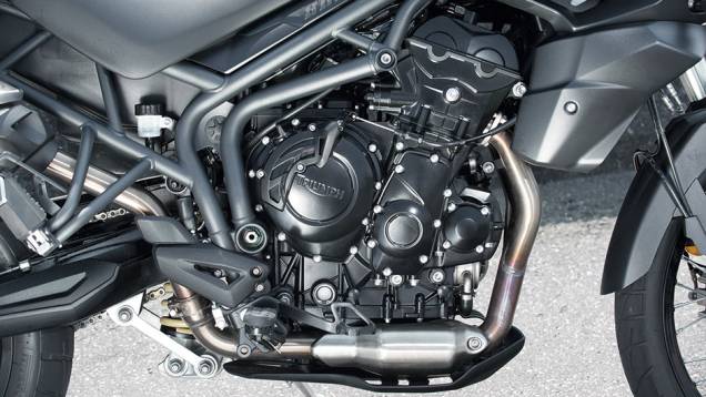 Três cilindros em linha e 95 cv na Tiger 800 | <a href="https://gutenberg.quatrorodas.abril.com.br/moto/testes/bmw-f-800-gs-x-triumph-tiger-800-xc-741460.shtml" rel="migration">Leia mais</a> Três cilindros em linha e 95 cv na Tiger 800 | <a href="https://gutenberg.quatrorodas.abril.com.br/moto/testes/bmw-f-800-gs-x-triumph-tiger-800-xc-741460.shtml" rel="migration">Leia mais</a>