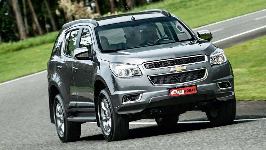 SUV leva sete e chega em vers&atilde;o &uacute;nica | <a href="https://gutenberg.quatrorodas.abril.com.br/carros/testes/chevrolet-trailblazer-729755.shtml" rel="migration">Leia mais</a>