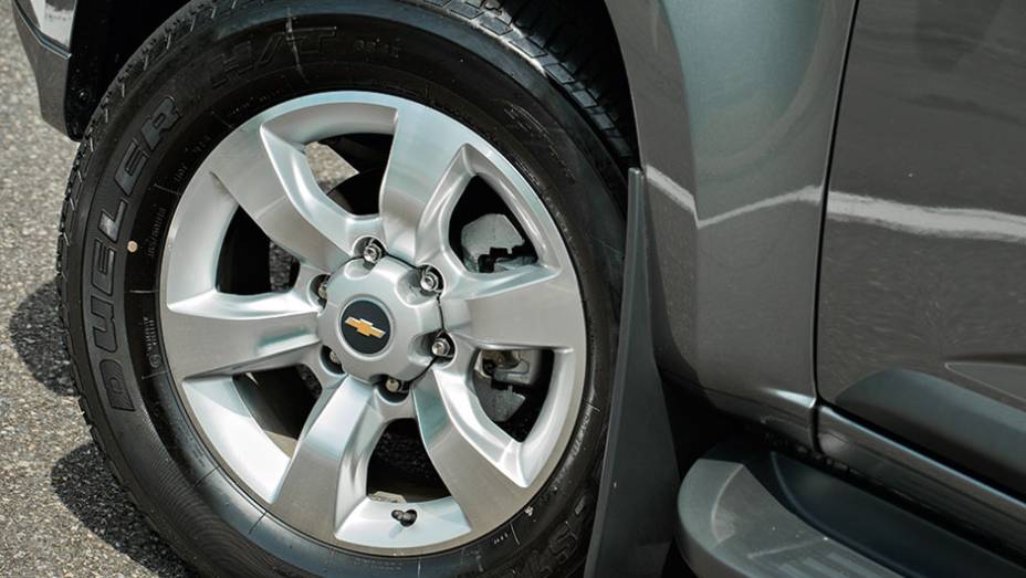 Ambas as vers&otilde;es contam com rodas de liga leve de s&eacute;rie | <a href="https://gutenberg.quatrorodas.abril.com.br/carros/testes/chevrolet-trailblazer-729755.shtml" rel="migration">Leia mais</a>