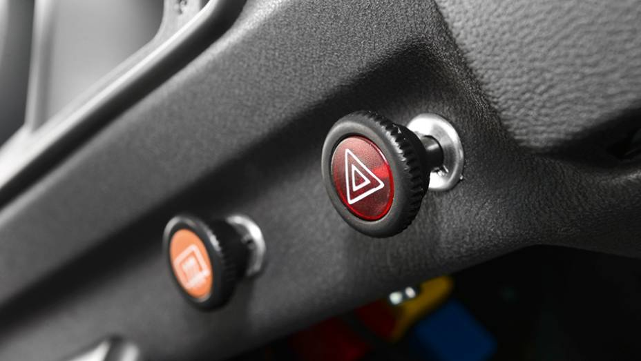 Botões anacrônicos duraram até o fim Botões anacrônicos duraram até o fim