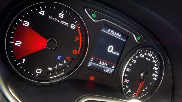 Rotação elevada do motor eleva o consumo. Prefira marchas altas e aproveite a inércia do veículo. | <a href="https://gutenberg.quatrorodas.abril.com.br/reportagens/geral/viloes-consumo-841540.shtml" target="_blank" rel="migration">Leia mais</a> Rotação elevada do motor eleva o consumo. Prefira marchas altas e aproveite a inércia do veículo. | <a href="https://gutenberg.quatrorodas.abril.com.br/reportagens/geral/viloes-consumo-841540.shtml" target="_blank" rel="migration">Leia mais</a>