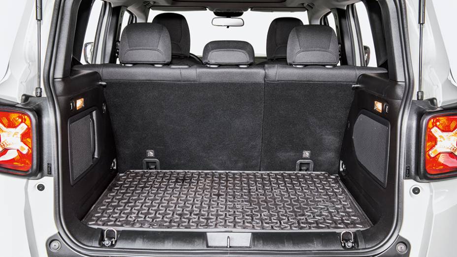 <a href="https://gutenberg.quatrorodas.abril.com.br//carros/comparativos/troller-t4-x-jeep-renegade-890323.shtml" target="_blank" rel="migration">Leia mais</a>