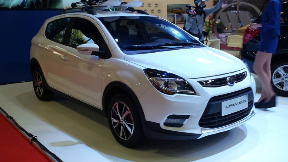 Pelos lados da chinesa Lifan, o destaque fica para o utilitário X50 Pelos lados da chinesa Lifan, o destaque fica para o utilitário X50