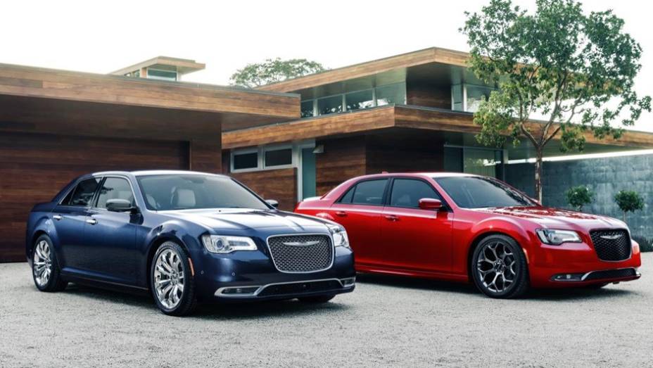 Chrysler 300 modelo 2015 lançado no Salão de Los Angeles | <a href="https://gutenberg.quatrorodas.abril.com.br/noticias/saloes/losangeles-2014/chrysler-lanca-300-2015-salao-los-angeles-816083.shtml" rel="migration">Leia mais</a>