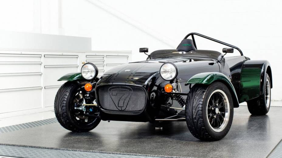 Caterham Seven Kamui Kobayashi Limited Edition | <a href="https://gutenberg.quatrorodas.abril.com.br/noticias/mercado/caterham-lanca-seven-kamui-kobayashi-limited-edition-784171.shtml" rel="migration">Leia mais</a>