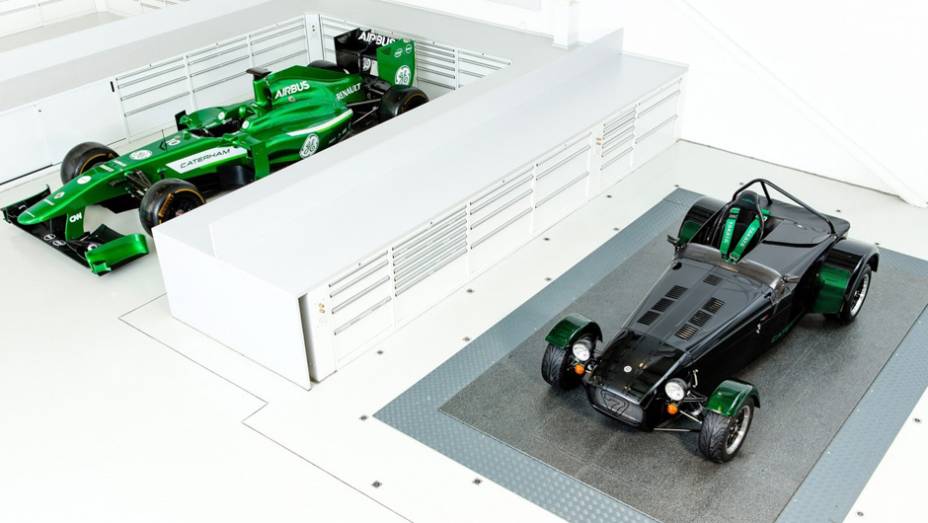 Caterham Seven Kamui Kobayashi Limited Edition | <a href="https://gutenberg.quatrorodas.abril.com.br/noticias/mercado/caterham-lanca-seven-kamui-kobayashi-limited-edition-784171.shtml" rel="migration">Leia mais</a>