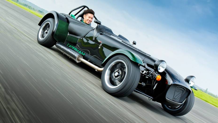 Caterham Seven Kamui Kobayashi Limited Edition | <a href="https://gutenberg.quatrorodas.abril.com.br/noticias/mercado/caterham-lanca-seven-kamui-kobayashi-limited-edition-784171.shtml" rel="migration">Leia mais</a>