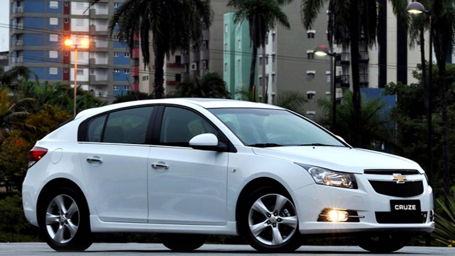 Ele é igual o Cruze sedã até as portas de trás | <a href="https://gutenberg.quatrorodas.abril.com.br/carros/lancamentos/chevrolet-cruze-sport6-681589.shtml" rel="migration">Leia mais</a>