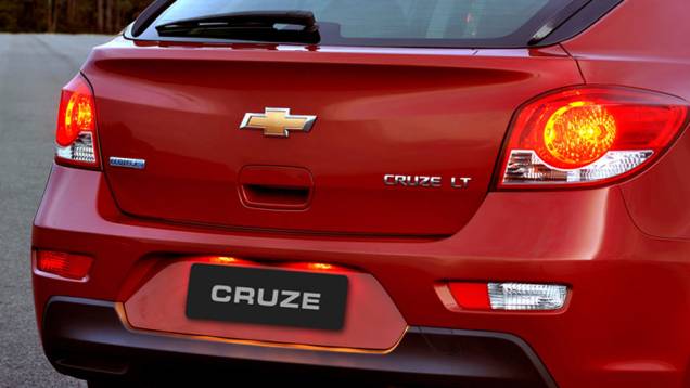 Além da versão topo-de-linha LTZ, o Cruze Sport6 também será oferecido na opção LT | <a href="https://gutenberg.quatrorodas.abril.com.br/carros/lancamentos/chevrolet-cruze-sport6-681589.shtml" rel="migration">Leia mais</a> Além da versão topo-de-linha LTZ, o Cruze Sport6 também será oferecido na opção LT | <a href="https://gutenberg.quatrorodas.abril.com.br/carros/lancamentos/chevrolet-cruze-sport6-681589.shtml" rel="migration">Leia mais</a>