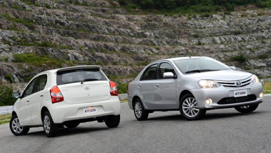 Eis o Etios, o primeiro popular da Toyota a ser vendido no mercado brasileiro | <a href="https://gutenberg.quatrorodas.abril.com.br/salao-do-automovel/2012/carros/toyota-etios-703992.shtml" rel="migration">Leia mais</a>