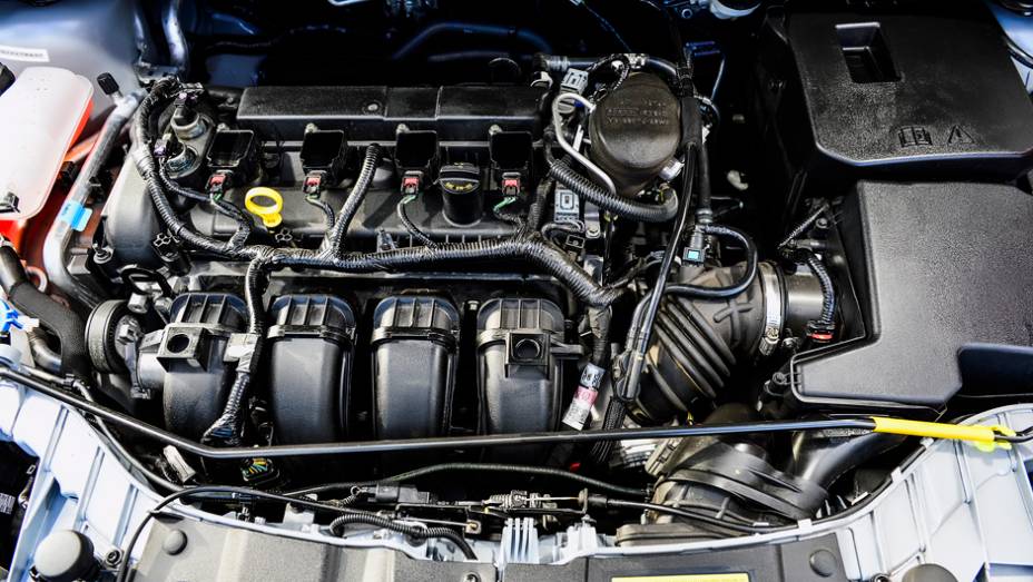Motor de dois litros com inje&ccedil;&atilde;o direta tem 178/175 cavalos; 88% dos 22,5/21,5 mkgf de torque est&atilde;o dispon&iacute;veis a 2750 rpm | <a href="https://gutenberg.quatrorodas.abril.com.br/carros/impressoes/ford-focus-fastback-889520.shtml" rel="migration">Leia mais</a>