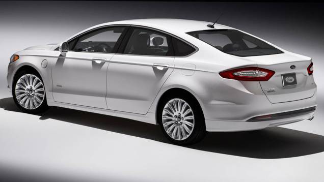 Na traseira, o visual é um pouco mais discreto | <a href="https://gutenberg.quatrorodas.abril.com.br/salao-do-automovel/2012/carros/fusion-706006.shtml" rel="migration">Leia mais</a> Na traseira, o visual é um pouco mais discreto | <a href="https://gutenberg.quatrorodas.abril.com.br/salao-do-automovel/2012/carros/fusion-706006.shtml" rel="migration">Leia mais</a>