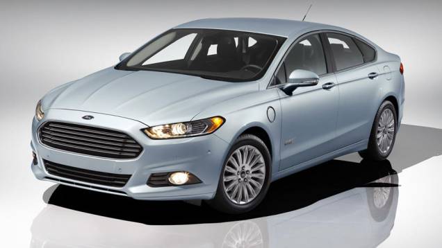 A grande novidade é o Fusion Energi, um sedã híbrido do tipo plug-in | <a href="https://gutenberg.quatrorodas.abril.com.br/salao-do-automovel/2012/carros/fusion-706006.shtml" rel="migration">Leia mais</a> A grande novidade é o Fusion Energi, um sedã híbrido do tipo plug-in | <a href="https://gutenberg.quatrorodas.abril.com.br/salao-do-automovel/2012/carros/fusion-706006.shtml" rel="migration">Leia mais</a>