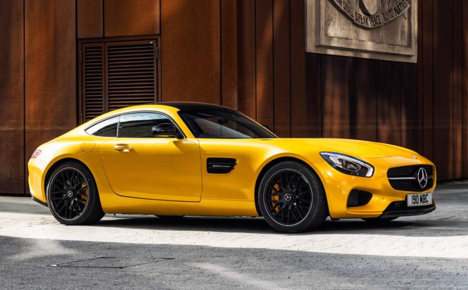<strong>Mercedes-Benz AMG GT</strong> – O “substituto” do SLS <a href="https://gutenberg.quatrorodas.abril.com.br/materia/mercedes-benz-amg-gt-914143/" rel="desembarcou no Brasil na versão mais apimentada" target="_blank">chegou ao Brasil na versão mais apimentada</a>, S, com motor V8 4.0 biturbo de 510 cv. De olho no Porsche 911, vai de 0 a 100 km/h em 4,1 segundos.