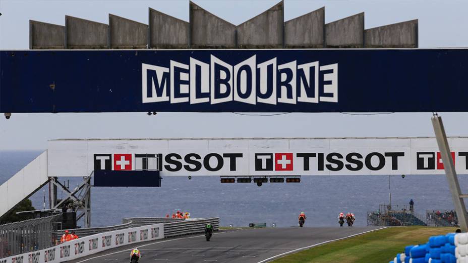 MotoGP 2014 em Phillip Island, Austrália | <a href="https://gutenberg.quatrorodas.abril.com.br/moto/noticias/motogp-valentino-rossi-vence-etapa-phillip-island-806658.shtml" rel="migration">Leia mais</a> MotoGP 2014 em Phillip Island, Austrália | <a href="https://gutenberg.quatrorodas.abril.com.br/moto/noticias/motogp-valentino-rossi-vence-etapa-phillip-island-806658.shtml" rel="migration">Leia mais</a>