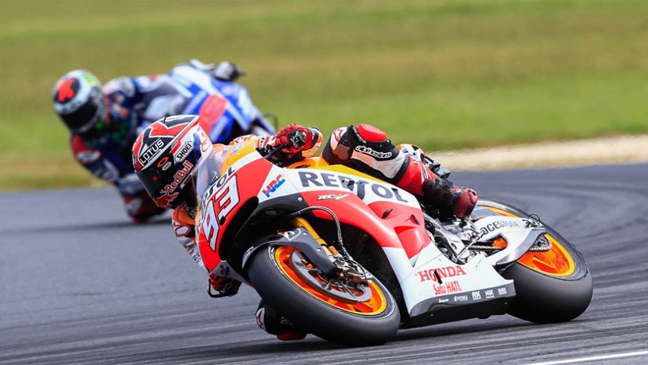 MotoGP 2014 em Phillip Island, Austrália | <a href="https://gutenberg.quatrorodas.abril.com.br/moto/noticias/motogp-valentino-rossi-vence-etapa-phillip-island-806658.shtml" rel="migration">Leia mais</a> MotoGP 2014 em Phillip Island, Austrália | <a href="https://gutenberg.quatrorodas.abril.com.br/moto/noticias/motogp-valentino-rossi-vence-etapa-phillip-island-806658.shtml" rel="migration">Leia mais</a>