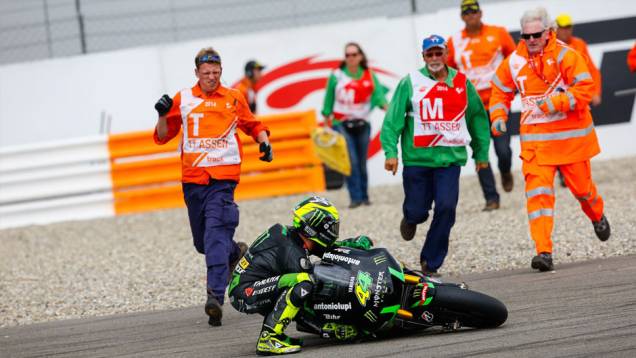 E algumas quedas também, como a de Pol Espargaro | <a href="https://gutenberg.quatrorodas.abril.com.br/moto/noticias/pela-oitava-vez-consecutiva-vitoria-marquez-motogp-787522.shtml" rel="migration">Leia mais</a> E algumas quedas também, como a de Pol Espargaro | <a href="https://gutenberg.quatrorodas.abril.com.br/moto/noticias/pela-oitava-vez-consecutiva-vitoria-marquez-motogp-787522.shtml" rel="migration">Leia mais</a>