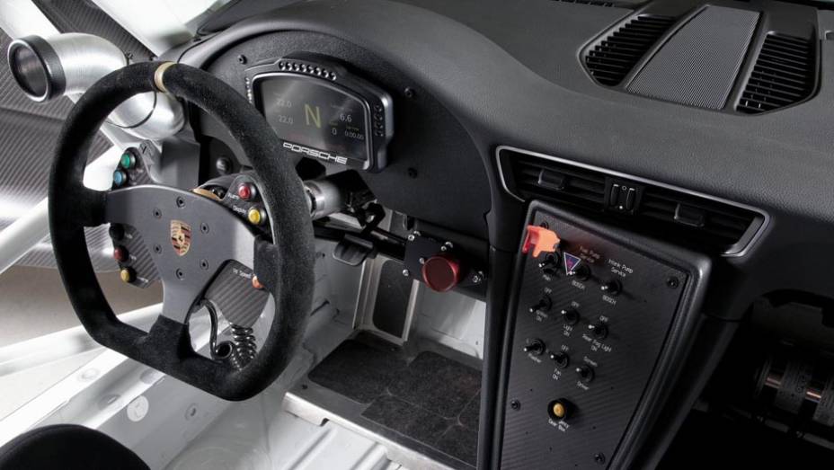 Porsche 911 GT3 Cup 2013 | <a href="https://gutenberg.quatrorodas.abril.com.br/saloes/genebra/2013/porsche-911-gt3-cup-734997.shtml" rel="migration">Leia mais</a>