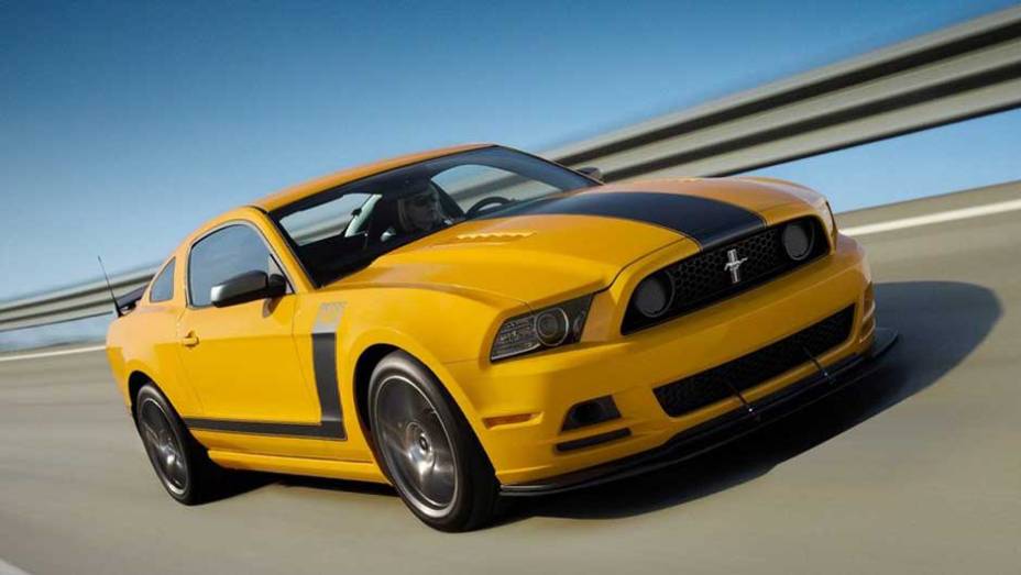 Ford Mustang Boss: a versão nervosa do cupê tem um motor 5.0 V8 com 444 cv | <a href="https://gutenberg.quatrorodas.abril.com.br/salao-do-automovel/2012/noticias/ford-tera-mustang-boss-novo-fusion-704940.shtml" target="_blank" rel="migration">Leia mais</a> Ford Mustang Boss: a versão nervosa do cupê tem um motor 5.0 V8 com 444 cv | <a href="https://gutenberg.quatrorodas.abril.com.br/salao-do-automovel/2012/noticias/ford-tera-mustang-boss-novo-fusion-704940.shtml" target="_blank" rel="migration">Leia mais</a>