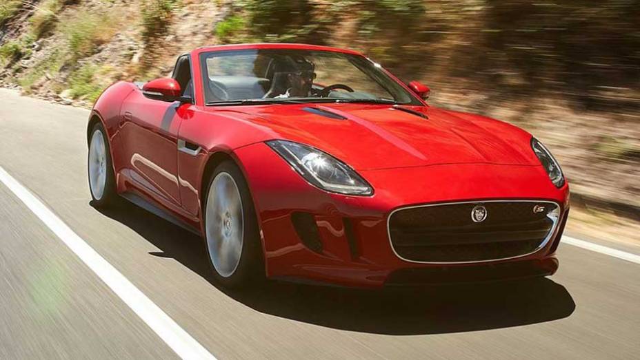 Jaguar F-Type: uma das maiores novidades do Salão de Paris, o roadster tem um possante motor 5.0 V8 de 495 cv | <a href="https://gutenberg.quatrorodas.abril.com.br/salao-do-automovel/2012/carros/f-type-704041.shtml" target="_blank" rel="migration">Leia mais</a> Jaguar F-Type: uma das maiores novidades do Salão de Paris, o roadster tem um possante motor 5.0 V8 de 495 cv | <a href="https://gutenberg.quatrorodas.abril.com.br/salao-do-automovel/2012/carros/f-type-704041.shtml" target="_blank" rel="migration">Leia mais</a>