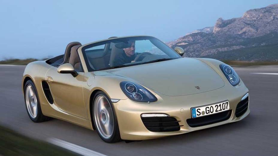 Porsche Boxster S: o motor 2.7 despeja 265 cv no asfalto, que o levam aos 277 km/h | <a href="https://gutenberg.quatrorodas.abril.com.br/salao-do-automovel/2012/carros/boxster-703924.shtml" target="_blank" rel="migration">Leia mais</a> Porsche Boxster S: o motor 2.7 despeja 265 cv no asfalto, que o levam aos 277 km/h | <a href="https://gutenberg.quatrorodas.abril.com.br/salao-do-automovel/2012/carros/boxster-703924.shtml" target="_blank" rel="migration">Leia mais</a>