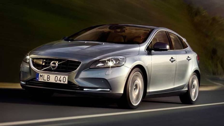 Volvo V40: seguro e bonito, o hatchback premium chega ao mercado brasileiro em 2013 | <a href="https://gutenberg.quatrorodas.abril.com.br/salao-do-automovel/2012/carros/v40-703905.shtml" target="_blank" rel="migration">Leia mais</a> Volvo V40: seguro e bonito, o hatchback premium chega ao mercado brasileiro em 2013 | <a href="https://gutenberg.quatrorodas.abril.com.br/salao-do-automovel/2012/carros/v40-703905.shtml" target="_blank" rel="migration">Leia mais</a>