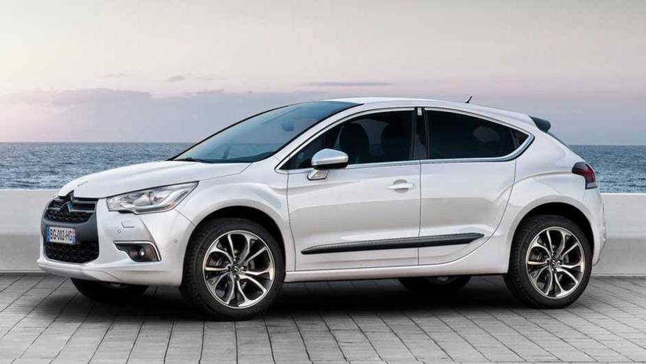 Citroën DS4: embora lembre bastante a nova geração do C4, o modelo chama atenção pelo requinte e pelo eficiente motor 1.6 THP | <a href="https://gutenberg.quatrorodas.abril.com.br/salao-do-automovel/2012/carros/ds4-703945.shtml" target="_blank" rel="migration">Leia mais</a> Citroën DS4: embora lembre bastante a nova geração do C4, o modelo chama atenção pelo requinte e pelo eficiente motor 1.6 THP | <a href="https://gutenberg.quatrorodas.abril.com.br/salao-do-automovel/2012/carros/ds4-703945.shtml" target="_blank" rel="migration">Leia mais</a>