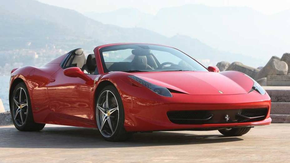 Ferrari 458 Italia: se a Via Italia, importadora oficial da marca de Maranello, não terá estande no Anhembi, a Fiat resolverá este problema com a versão Spider | <a href="https://gutenberg.quatrorodas.abril.com.br/salao-do-automovel/2012/noticias/estande-fiat-tera-f" rel="migration"></a> Ferrari 458 Italia: se a Via Italia, importadora oficial da marca de Maranello, não terá estande no Anhembi, a Fiat resolverá este problema com a versão Spider | <a href="https://gutenberg.quatrorodas.abril.com.br/salao-do-automovel/2012/noticias/estande-fiat-tera-f" rel="migration"></a>