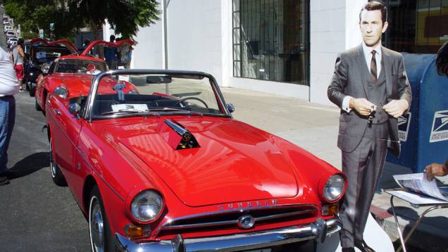 Agente 86 (1965-1970) - O agente trapalhão da Controle começou guiando um Sunbeam Alpine inglês vermelho. Depois veio um Opel GT dourado, carro vendido nos Estados Unidos pela Buick. Agente 86 (1965-1970) - O agente trapalhão da Controle começou guiando um Sunbeam Alpine inglês vermelho. Depois veio um Opel GT dourado, carro vendido nos Estados Unidos pela Buick.