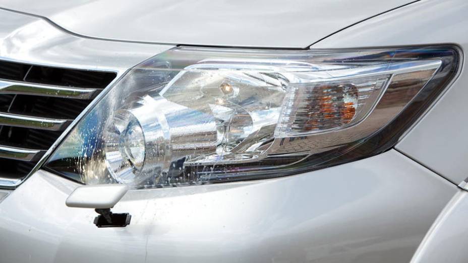 Far&oacute;is de xen&ocirc;nio possuem lavadores | <a href="https://gutenberg.quatrorodas.abril.com.br/carros/lancamentos/toyota-hilux-sw4-2012-645288.shtml" rel="migration">Leia mais</a>
