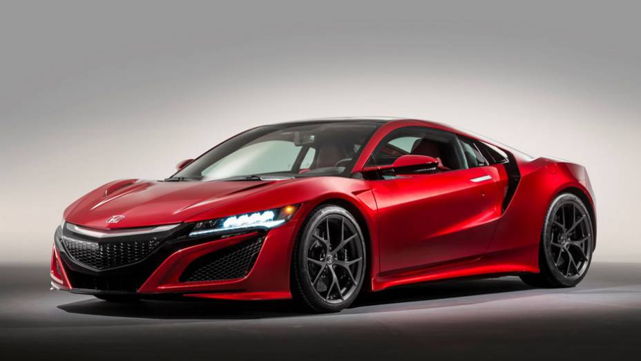 É ele mesmo: dois meses após estrear em Detroit, o novo NSX ressurge em Genebra - agora como Honda, e não Acura | <a href="https://gutenberg.quatrorodas.abril.com.br/noticias/saloes/genebra-2015/honda-revela-nsx-europeu-842884.shtml" target="_blank" rel="migration">Leia mais</a>