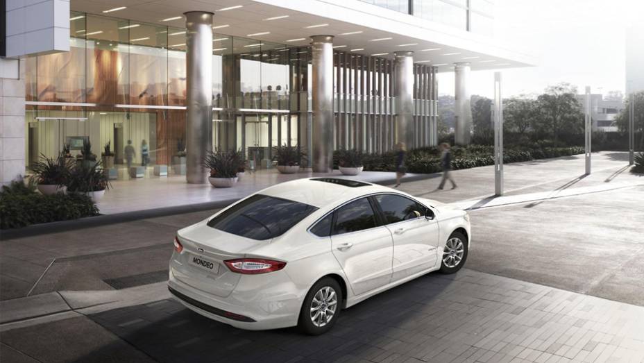 De carroceria, o carro terá opções hatch, sedã e perua | <a href="https://gutenberg.quatrorodas.abril.com.br/noticias/saloes/paris-2014/ford-mostra-mondeo-europeu-salao-paris-804106.shtml" rel="migration">Leia mais</a>