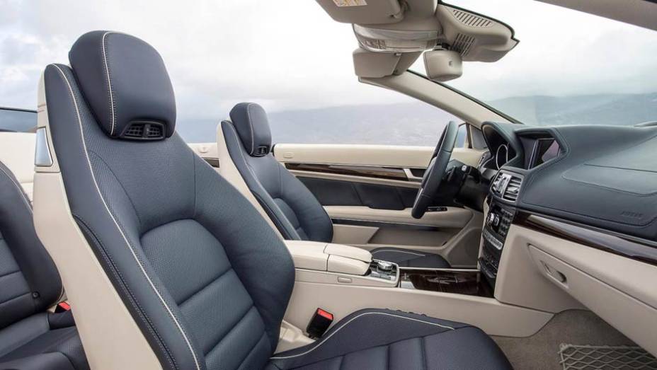 O interior esbanja requinte para quatro pessoas | <a href="https://gutenberg.quatrorodas.abril.com.br/saloes/detroit/2013/mercedes-benz-classe-coupe-cabriolet-730406.shtml" rel="migration">Leia mais</a>