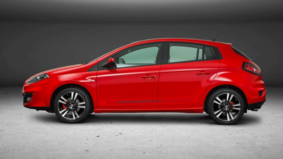 Assim como nas outras versões, as rodas são novas | <a href="https://gutenberg.quatrorodas.abril.com.br/noticias/fabricantes/fiat-lanca-bravo-reestilizado-831820.shtml" rel="migration">Leia mais</a> Assim como nas outras versões, as rodas são novas | <a href="https://gutenberg.quatrorodas.abril.com.br/noticias/fabricantes/fiat-lanca-bravo-reestilizado-831820.shtml" rel="migration">Leia mais</a>