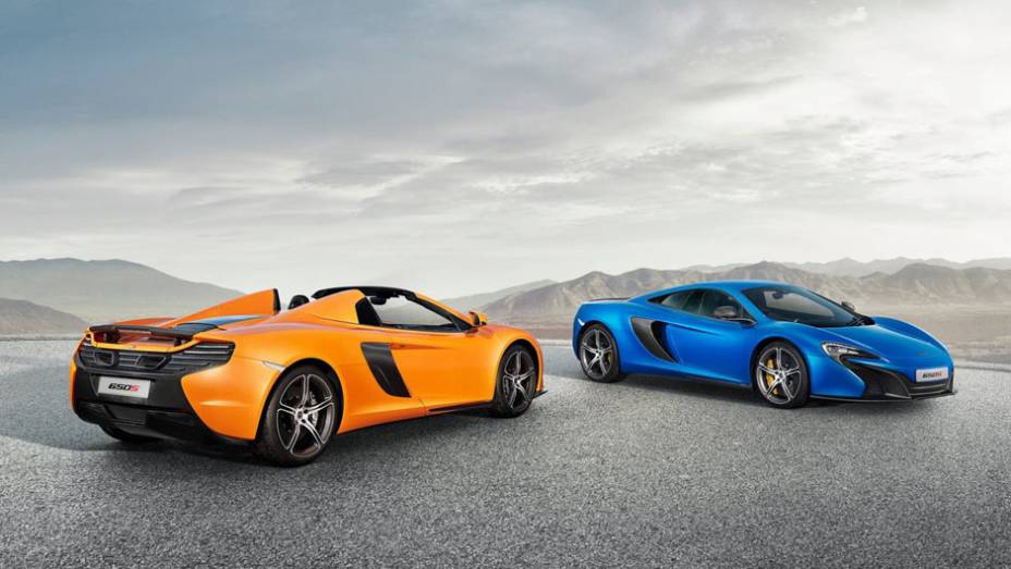 Adrenalina em dose dupla: além do 650S Coupé (carro azul), a McLaren mostra o 650S Spider em Genebra | <a href="https://gutenberg.quatrorodas.abril.com.br/noticias/saloes/genebra-2014/mclaren-revela-650s-spider-775286.shtml" rel="migration">Leia mais</a>