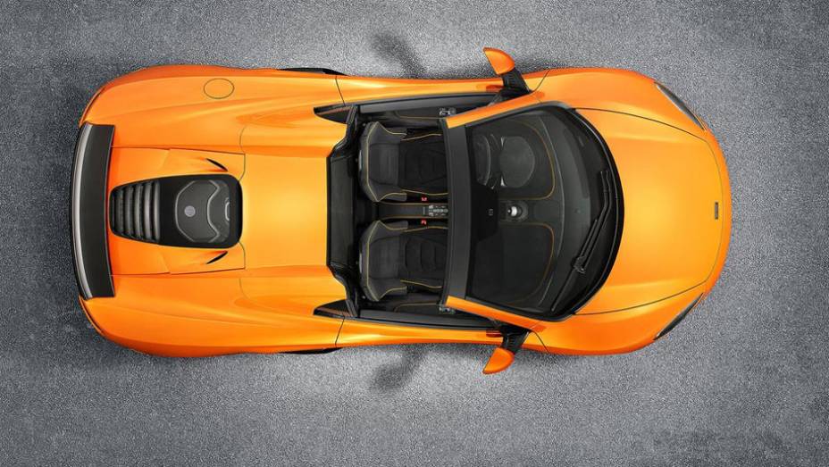 Até visto de cima o 650S impressiona pelas linhas agressivas | <a href="https://gutenberg.quatrorodas.abril.com.br/noticias/saloes/genebra-2014/mclaren-revela-650s-spider-775286.shtml" rel="migration">Leia mais</a>