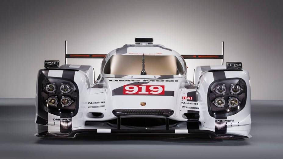 O primeiro é 919 Hybrid| <a href="https://gutenberg.quatrorodas.abril.com.br/noticias/saloes/genebra-2014/porsche-apresenta-carro-busca-titulo-775344.shtml" rel="migration">Leia mais</a>