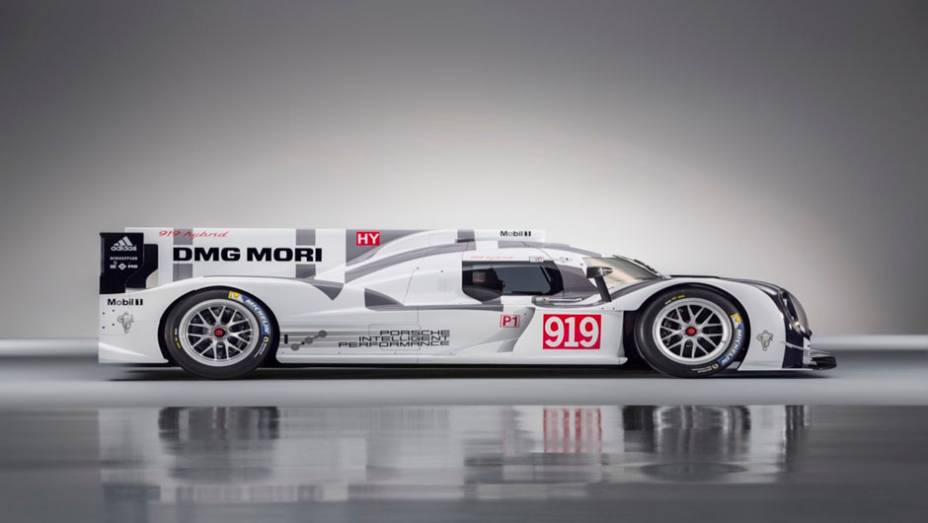 Modelo disputa a WEC na categoria LMP1| <a href="https://gutenberg.quatrorodas.abril.com.br/noticias/saloes/genebra-2014/porsche-apresenta-carro-busca-titulo-775344.shtml" rel="migration">Leia mais</a>