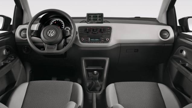 O interior do up! é simples, mas bem acabado em todas as versões - inclusive desde a mais básica; a tela multimídia é do sistema Maps & More, vendido como opcional | <a href="https://gutenberg.quatrorodas.abril.com.br/carros/lancamentos/volkswagen-up-772368.shtml" rel="migration">L</a> O interior do up! é simples, mas bem acabado em todas as versões - inclusive desde a mais básica; a tela multimídia é do sistema Maps & More, vendido como opcional | <a href="https://gutenberg.quatrorodas.abril.com.br/carros/lancamentos/volkswagen-up-772368.shtml" rel="migration">L</a>