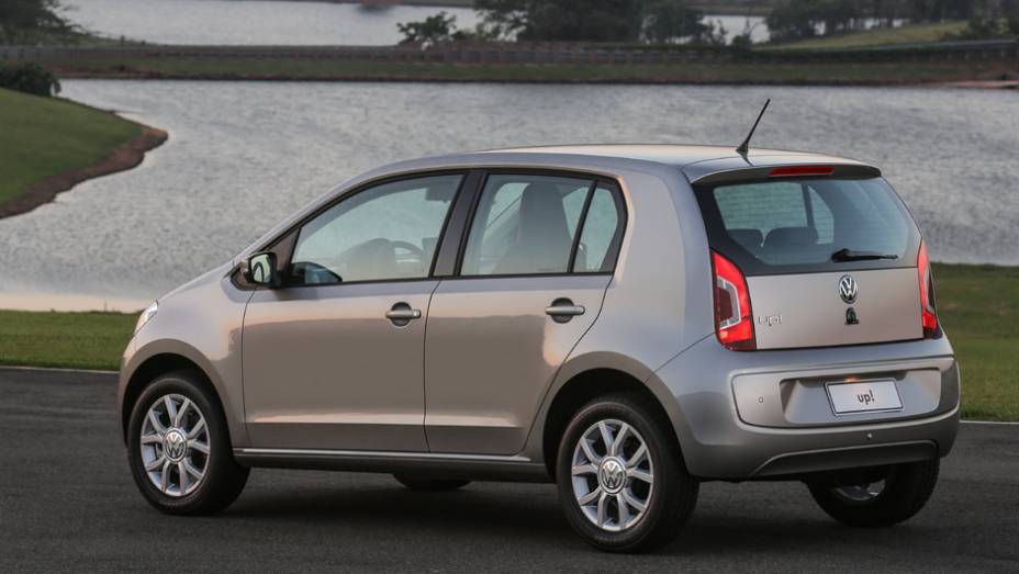 As rodas de liga leve aro 14 foram batizadas pela VW de São Paulo | <a href="https://gutenberg.quatrorodas.abril.com.br/carros/lancamentos/volkswagen-up-772368.shtml" rel="migration">Leia mais</a>