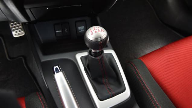 Como reza a cartilha dos melhores esportivos, o Civic Si será vendido apenas com câmbio manual de seis marchas | <a href="https://gutenberg.quatrorodas.abril.com.br/carros/lancamentos/honda-civic-si-805295.shtml" rel="migration">Leia mais</a> Como reza a cartilha dos melhores esportivos, o Civic Si será vendido apenas com câmbio manual de seis marchas | <a href="https://gutenberg.quatrorodas.abril.com.br/carros/lancamentos/honda-civic-si-805295.shtml" rel="migration">Leia mais</a>
