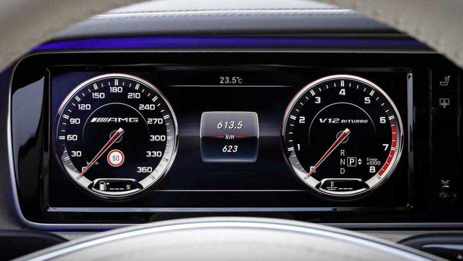 Detalhe do painel | <a href="https://gutenberg.quatrorodas.abril.com.br/carros/lancamentos//mercedes-benz-s65-amg-759711.shtml" rel="migration">Leia mais</a>