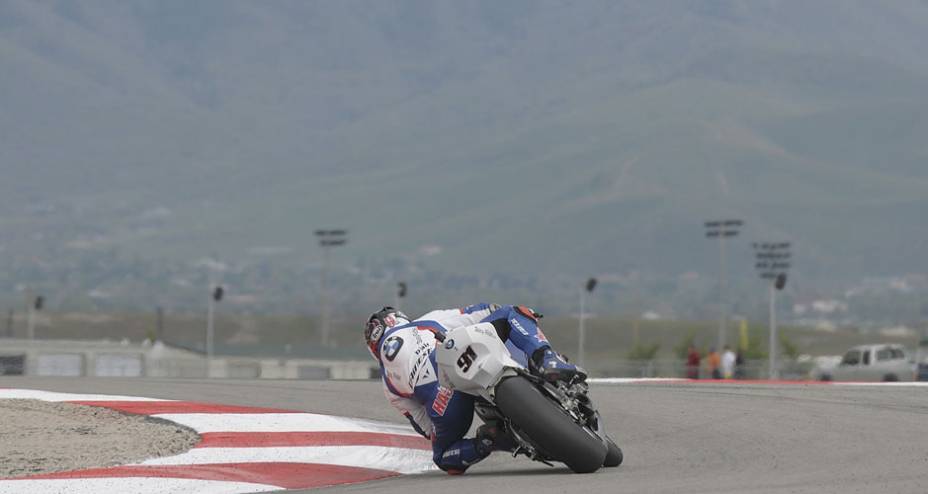 Com sua BMW, Leon Haslam sai em 12º lugar